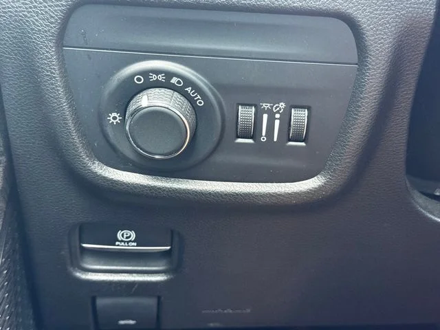 Certified Used 2024 White/off-white Jeep Laredo image 23