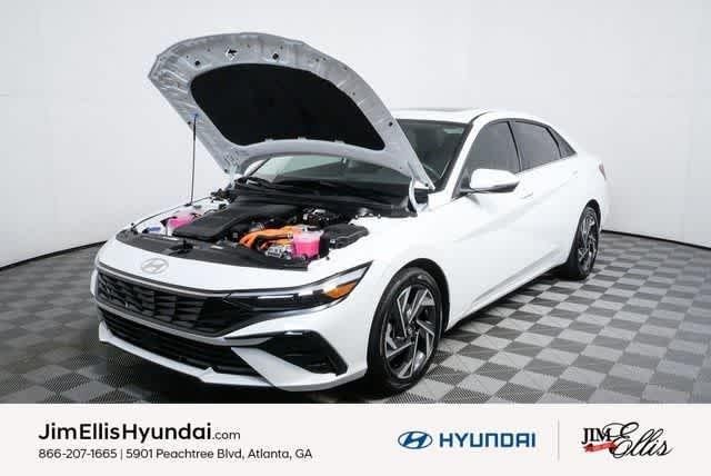 2025 Hyundai Elantra Limited - Photo 70