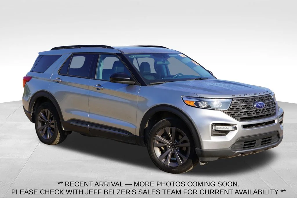 Used 2023 Silver Ford XLT image 1