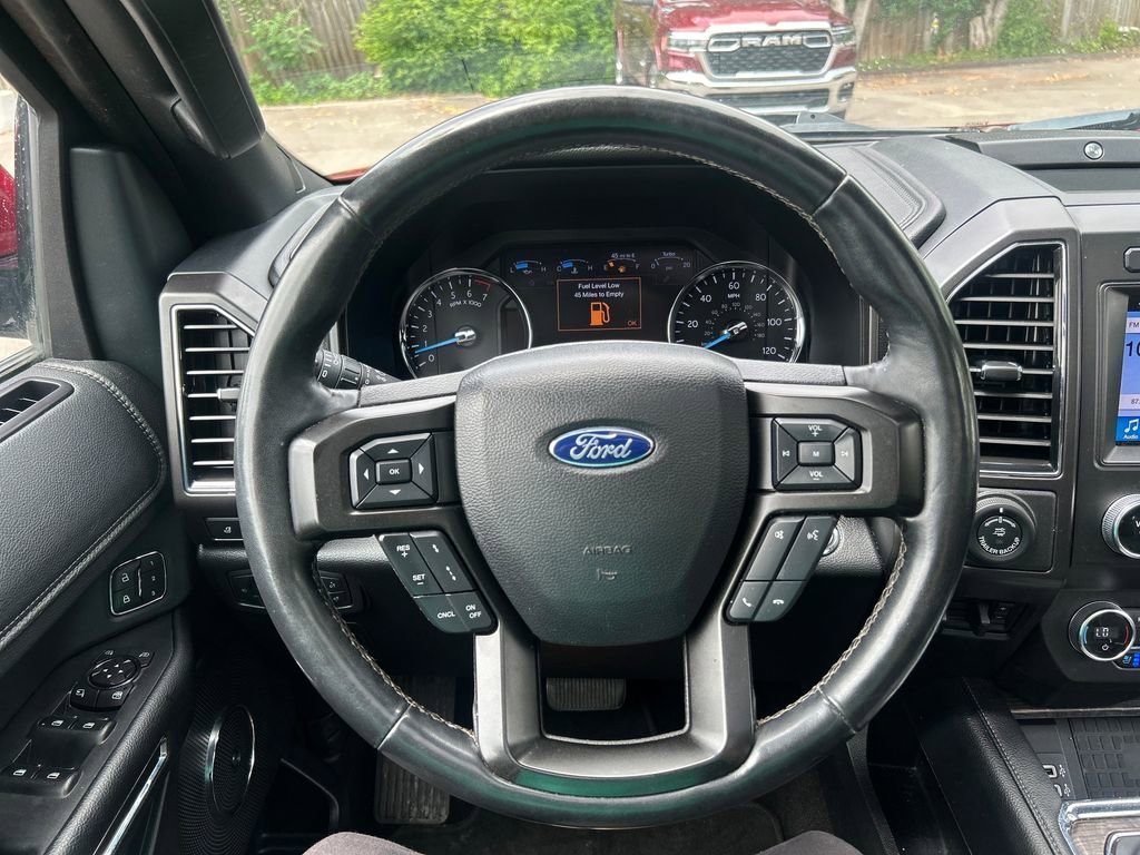 Used 2019  Ford Limited image 24
