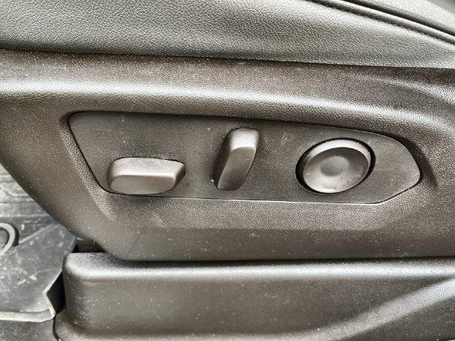 2024 GMC Yukon SLT - Photo 22