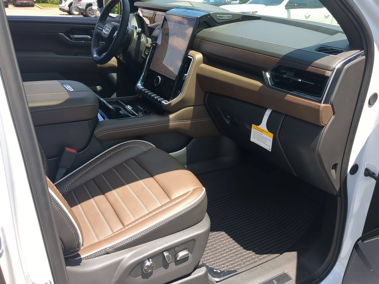 New 2026 Glacier White Tricoat GMC Denali Ultimate image 30