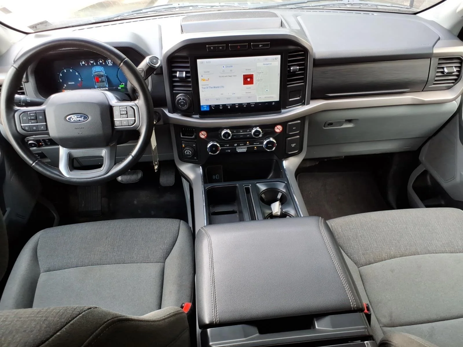 Used 2024 Agate Black Metallic Ford XLT image 24