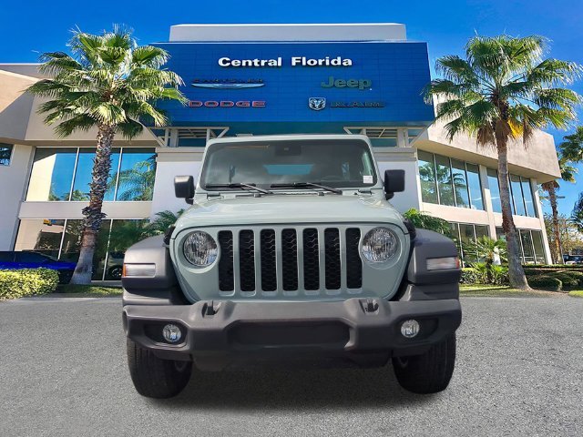 Certified Used 2024  Jeep Sport S image 3