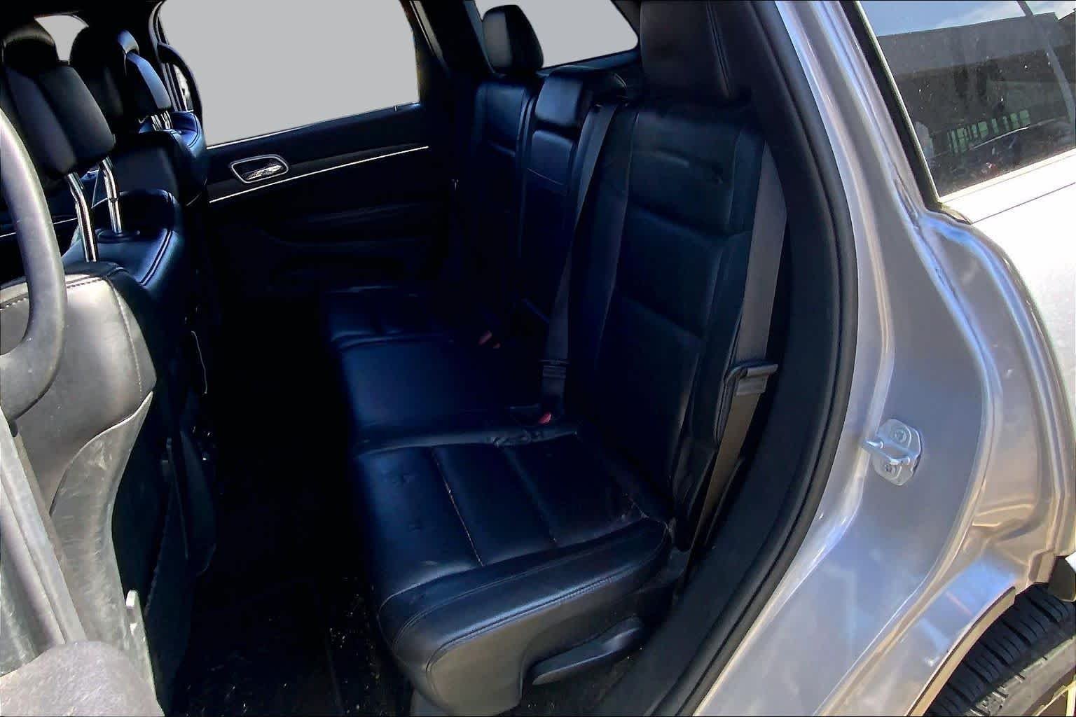 Used 2019 Billet Silver Metallic Clear Coat Jeep Limited image 21