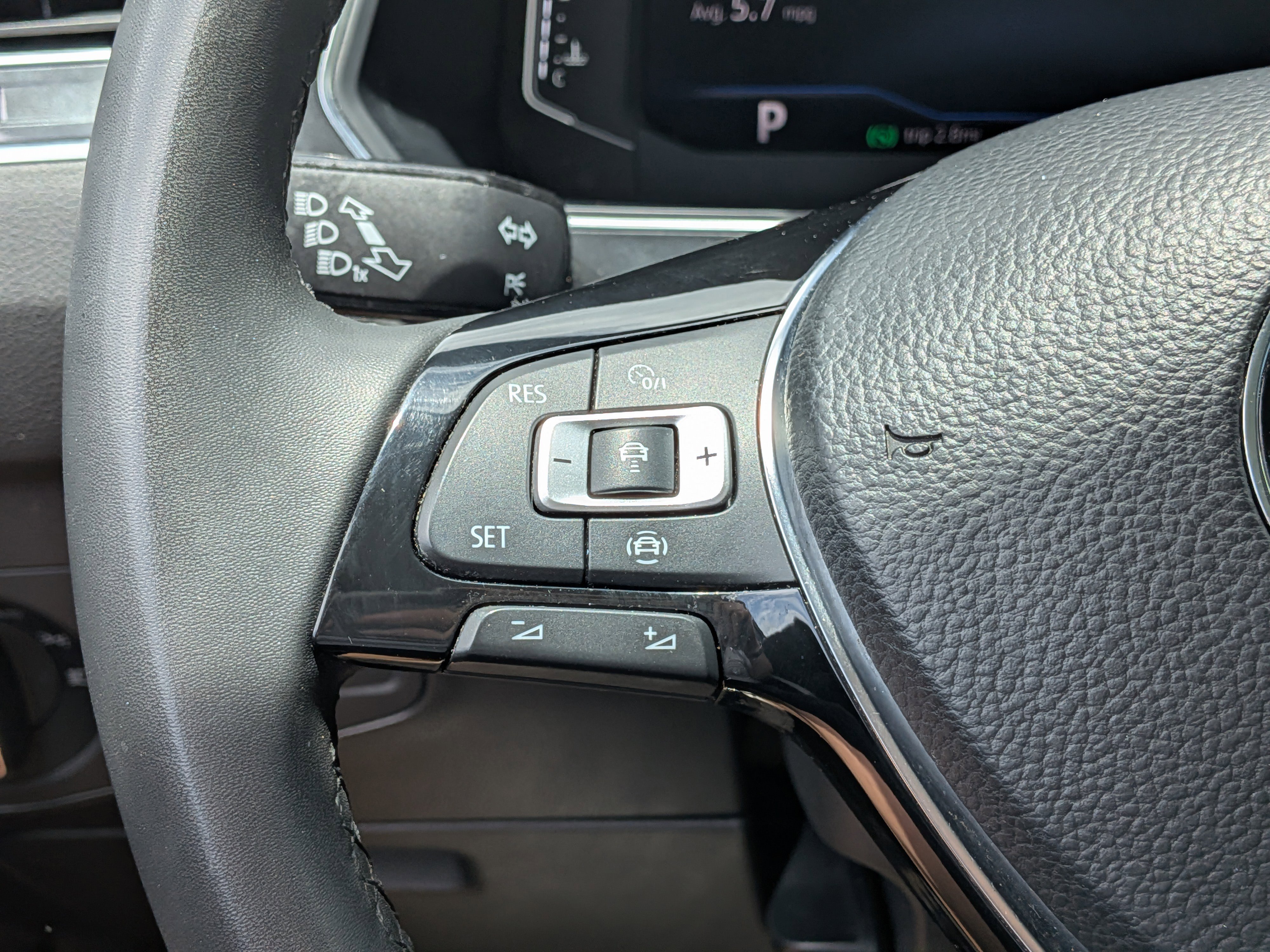 2020 Volkswagen Tiguan SEL - Photo 25