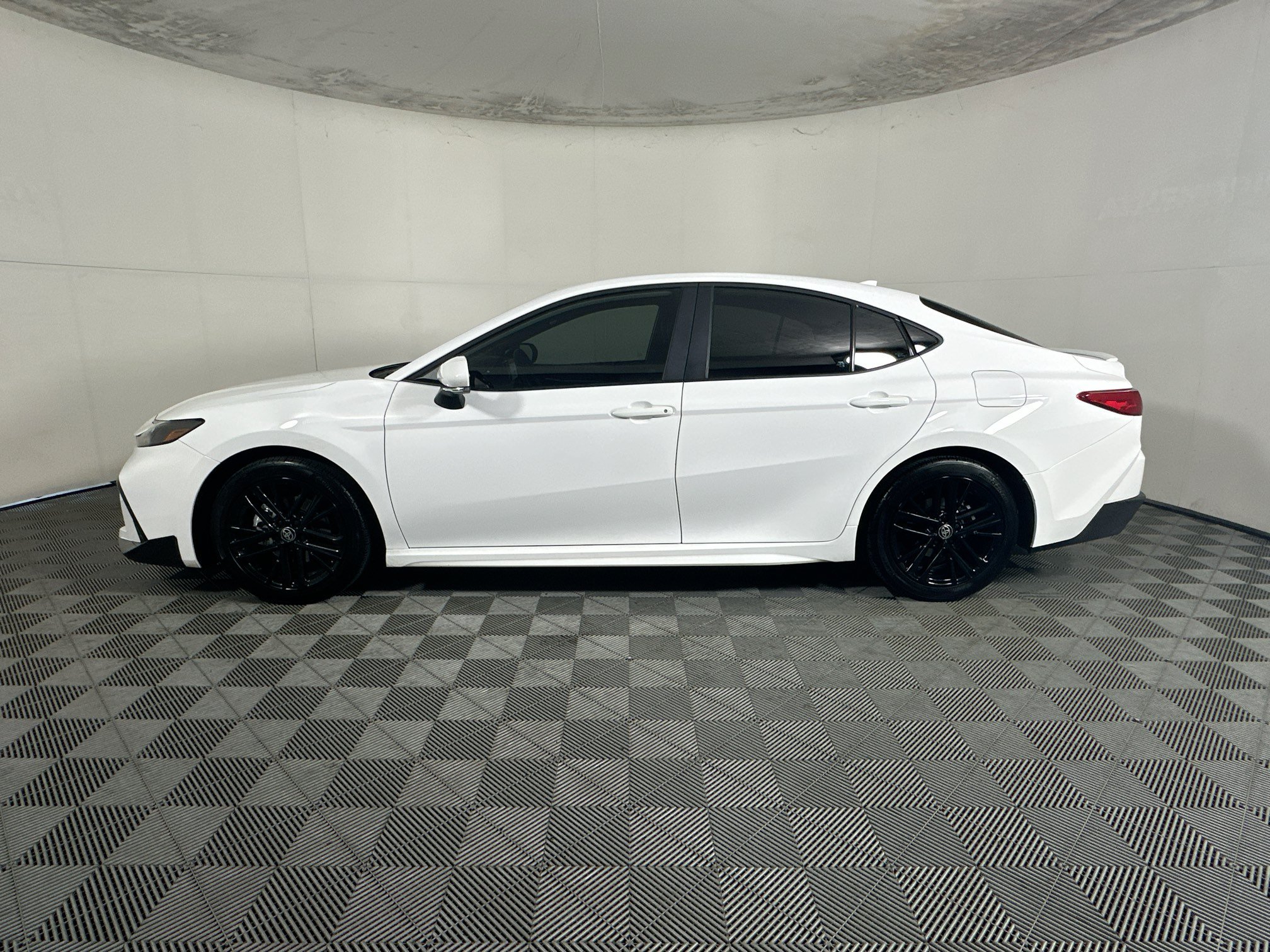 Used 2026 Ice Toyota SE image 6