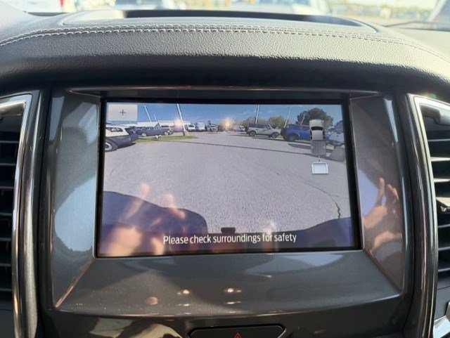 Used 2020 Silver Metallic Ford LARIAT image 17
