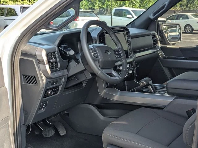 Used 2026 Avalanche Ford XLT image 2