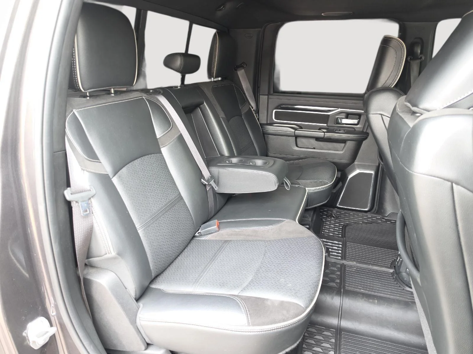 Used 2021 Granite Crystal Metallic Clearcoat Ram Laramie image 30