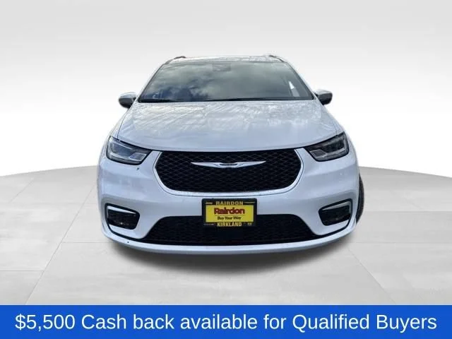 New 2026 Bright White Clear-Coat Exterior Paint Chrysler Pinnacle image 2