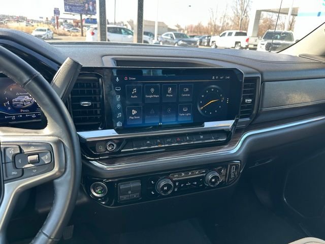 Used 2025 White Chevrolet LT image 21