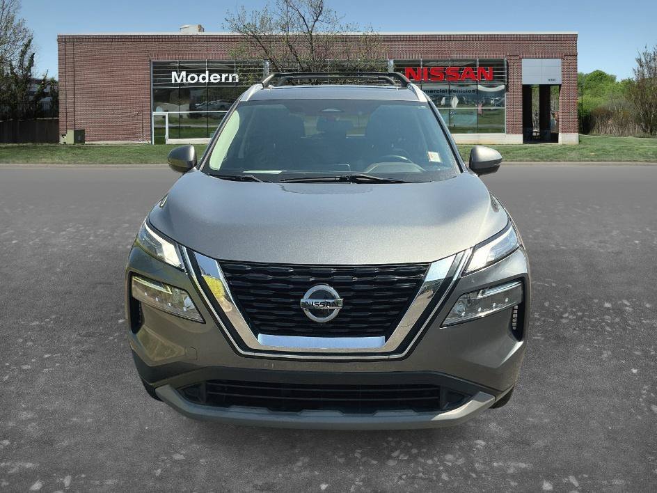 Used 2021 Gun Metallic Nissan SV image 6