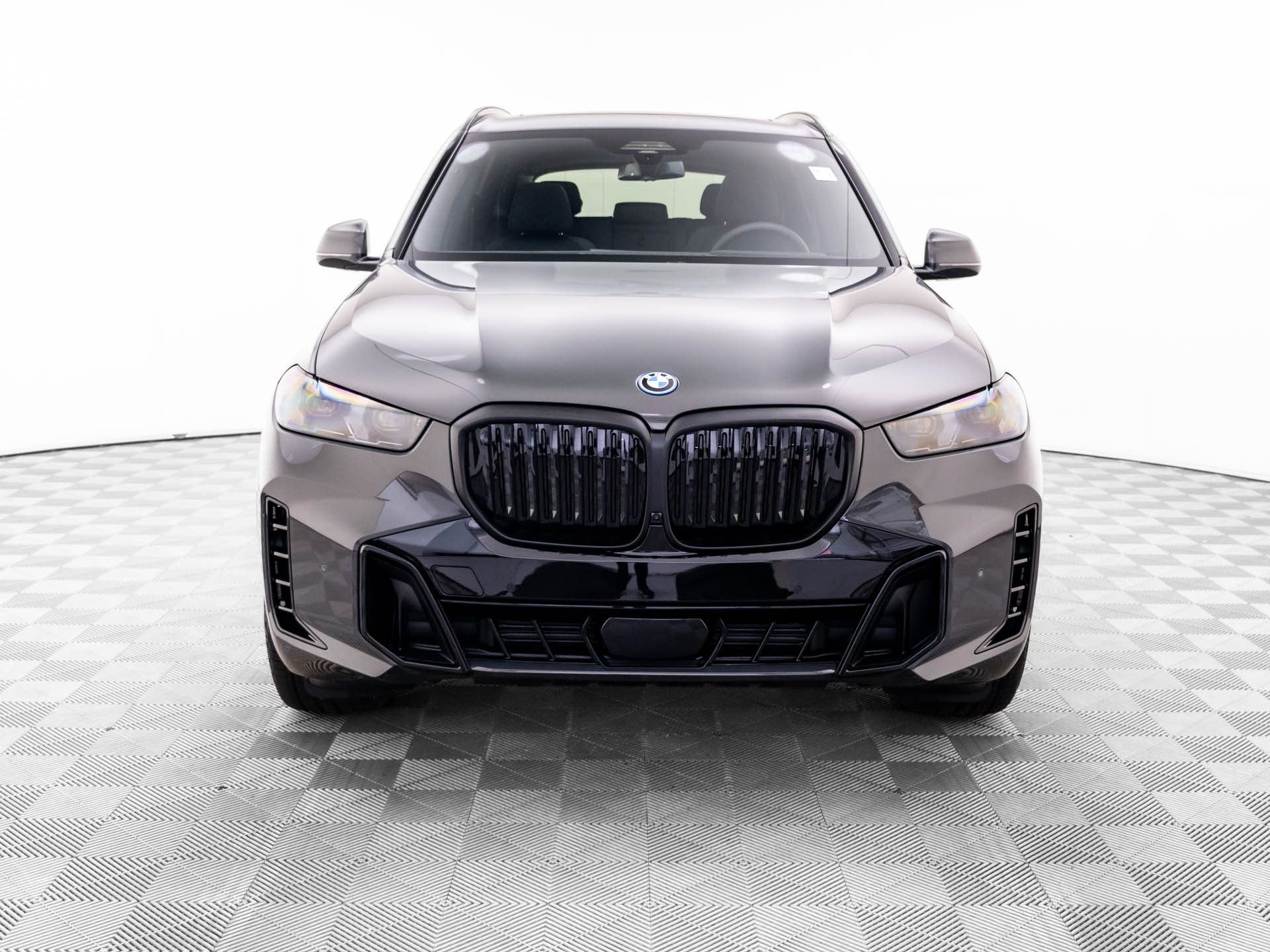 New 2026 Dravit Grey Metallic BMW xDrive50e image 10