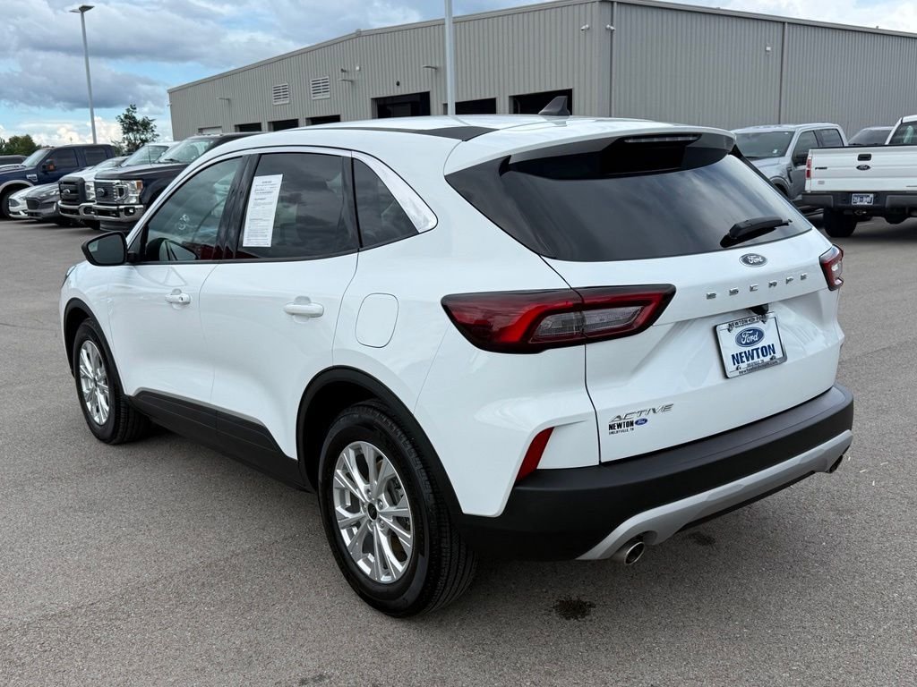 Used 2023 Oxford White Ford Active image 37