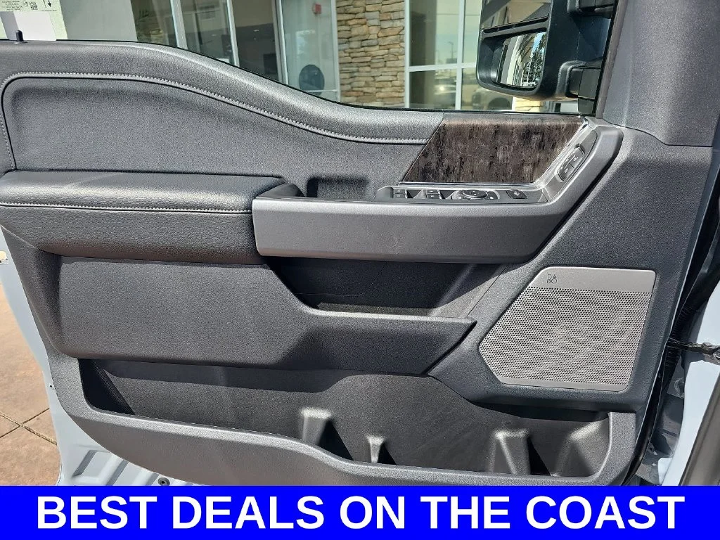 New 2026 Glacier Gray Metallic Tri-Coat Ford F-250® Lariat® image 27