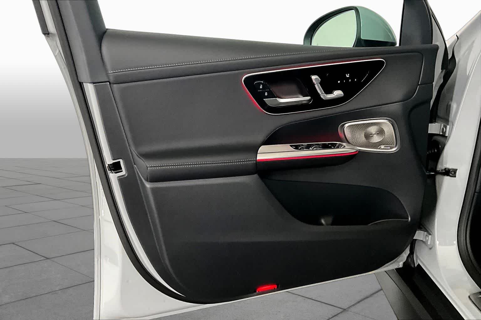 New 2026 MANUFAKTUR Alpine Grey Mercedes-Benz GLC 300 image 12