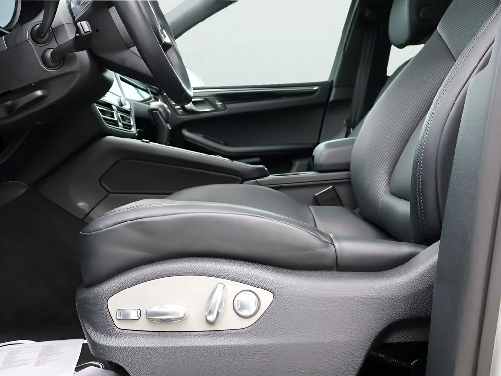 Certified Used 2023 White Porsche  image 34