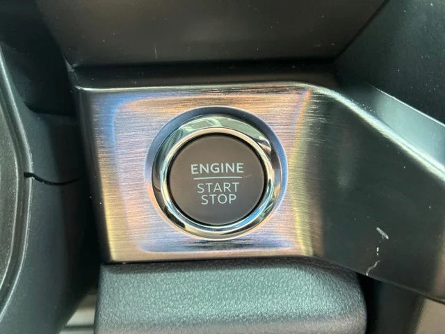 New 2026 Oxford White Ford F-250® Lariat® image 40