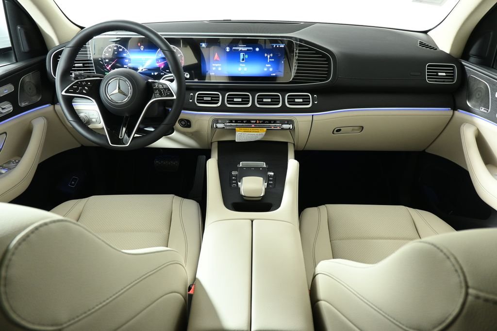 Used 2026 MANUFAKTUR Moonlight White Metallic Mercedes-Benz GLE 350 image 4