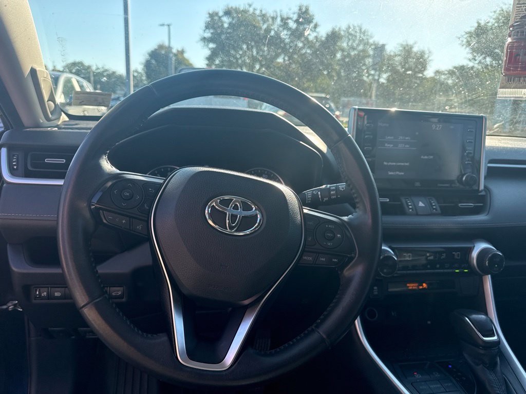 Used 2019 Blue Toyota XLE Premium image 11