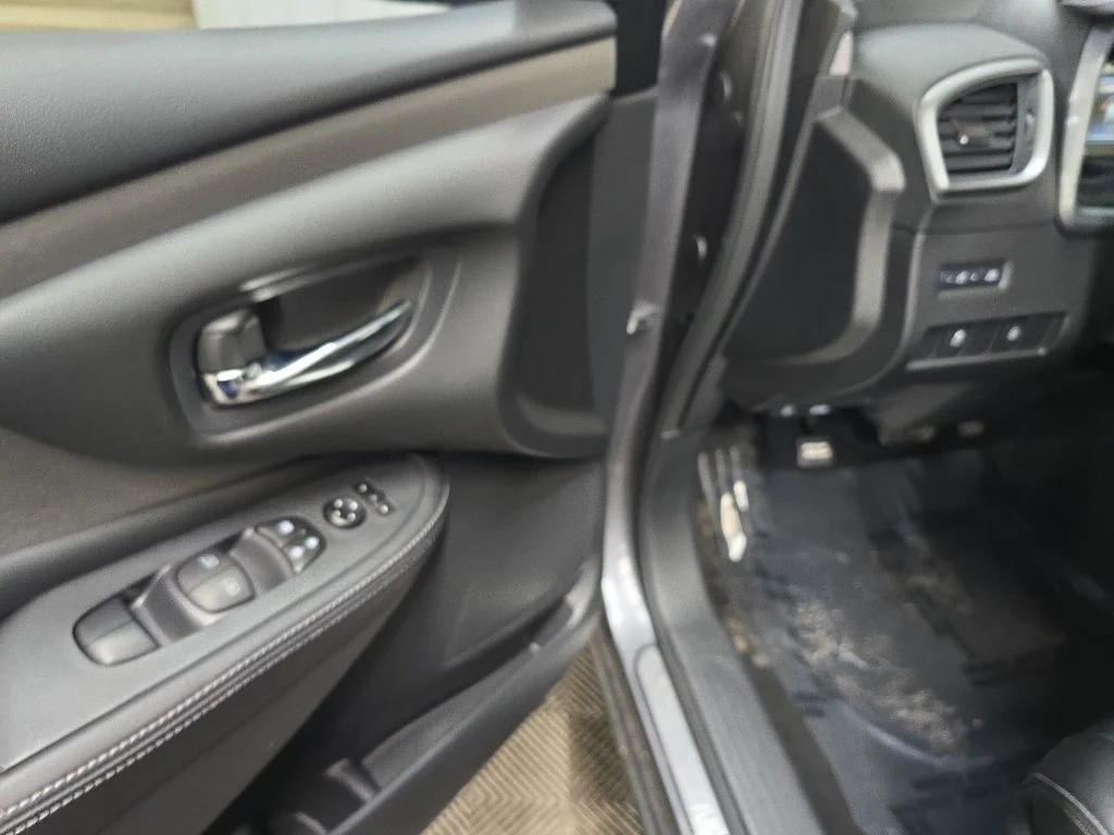 Used 2024 Gray Nissan SV image 28