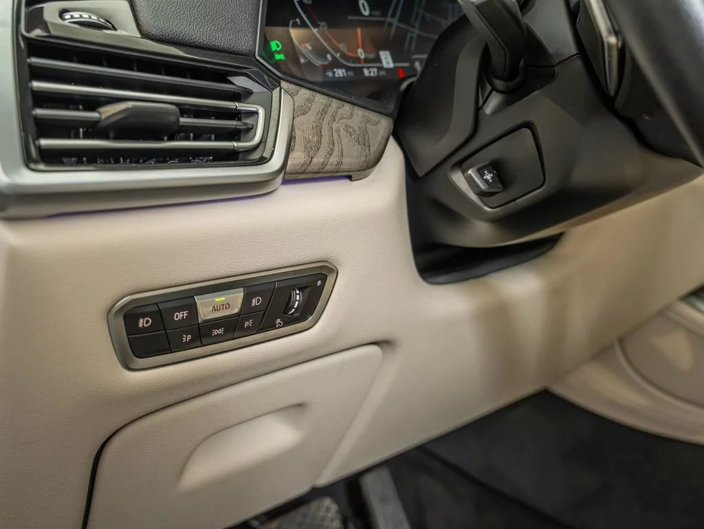 Used 2019 Arctic Gray Metallic BMW xDrive40i image 20