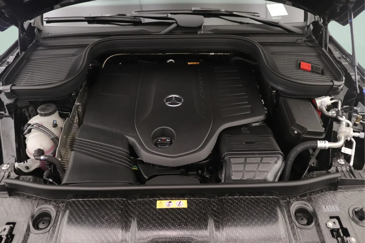 New 2026 Obsidian Black Metallic Mercedes-Benz 450 4MATIC® image 9