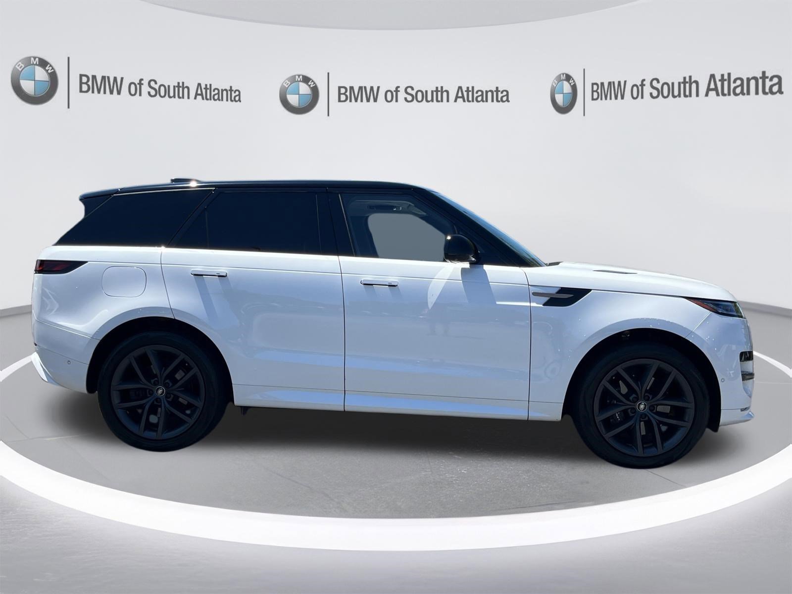 Used 2024 Fuji White Land Rover Dynamic SE image 25