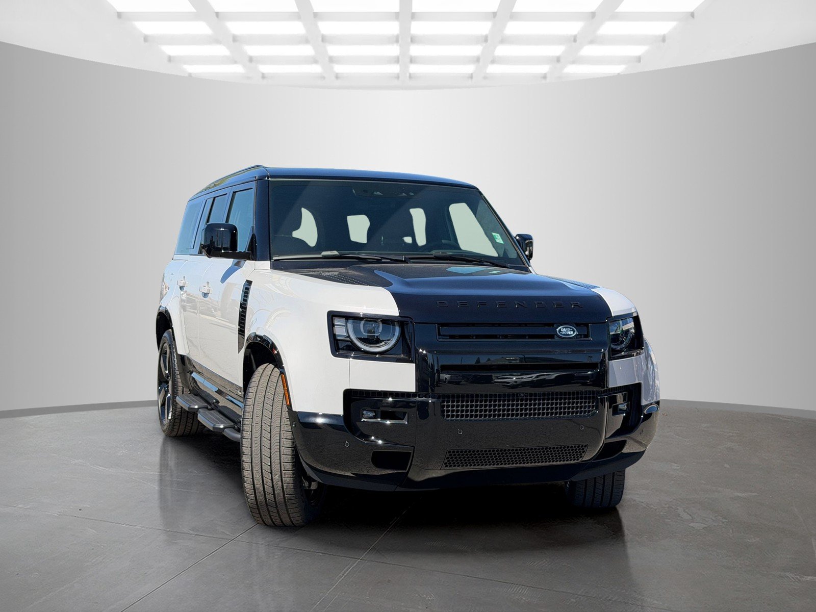 2026 Land Rover Defender X - Photo 3