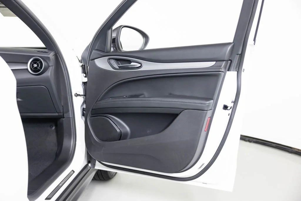2025 Alfa Romeo Stelvio Base - Photo 35