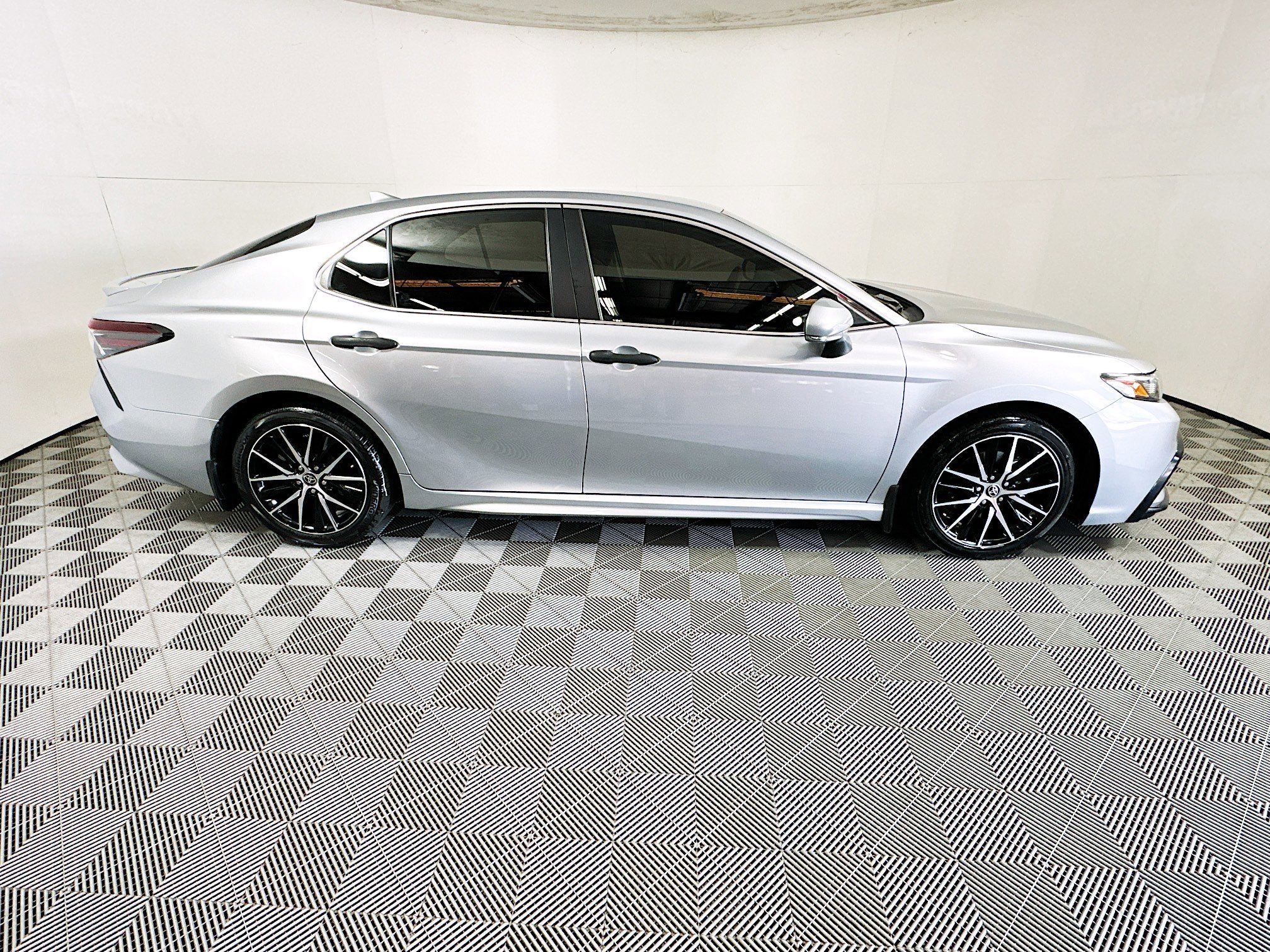 2024 Toyota Camry thumbnail 4