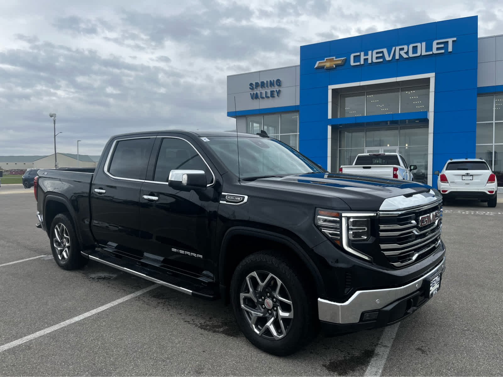 2024 GMC Sierra 4WD Crew Cab Short Box SLT's photo