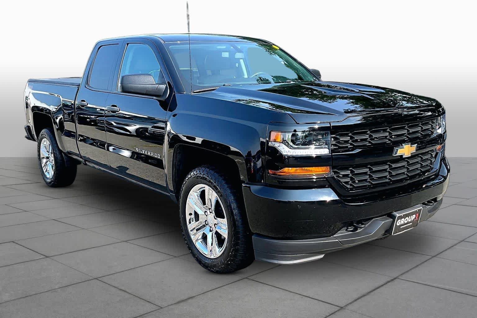 Used 2018 Black Chevrolet Custom image 3