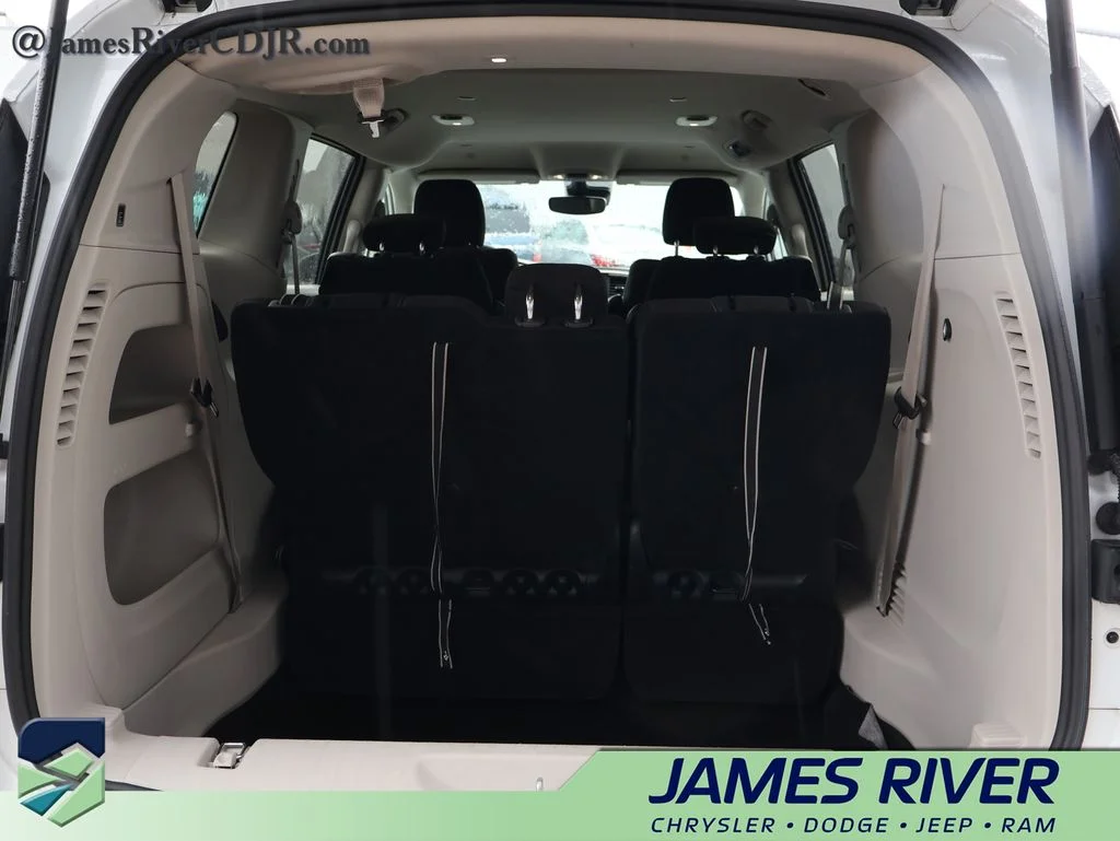 Used 2023 White Chrysler LX image 14