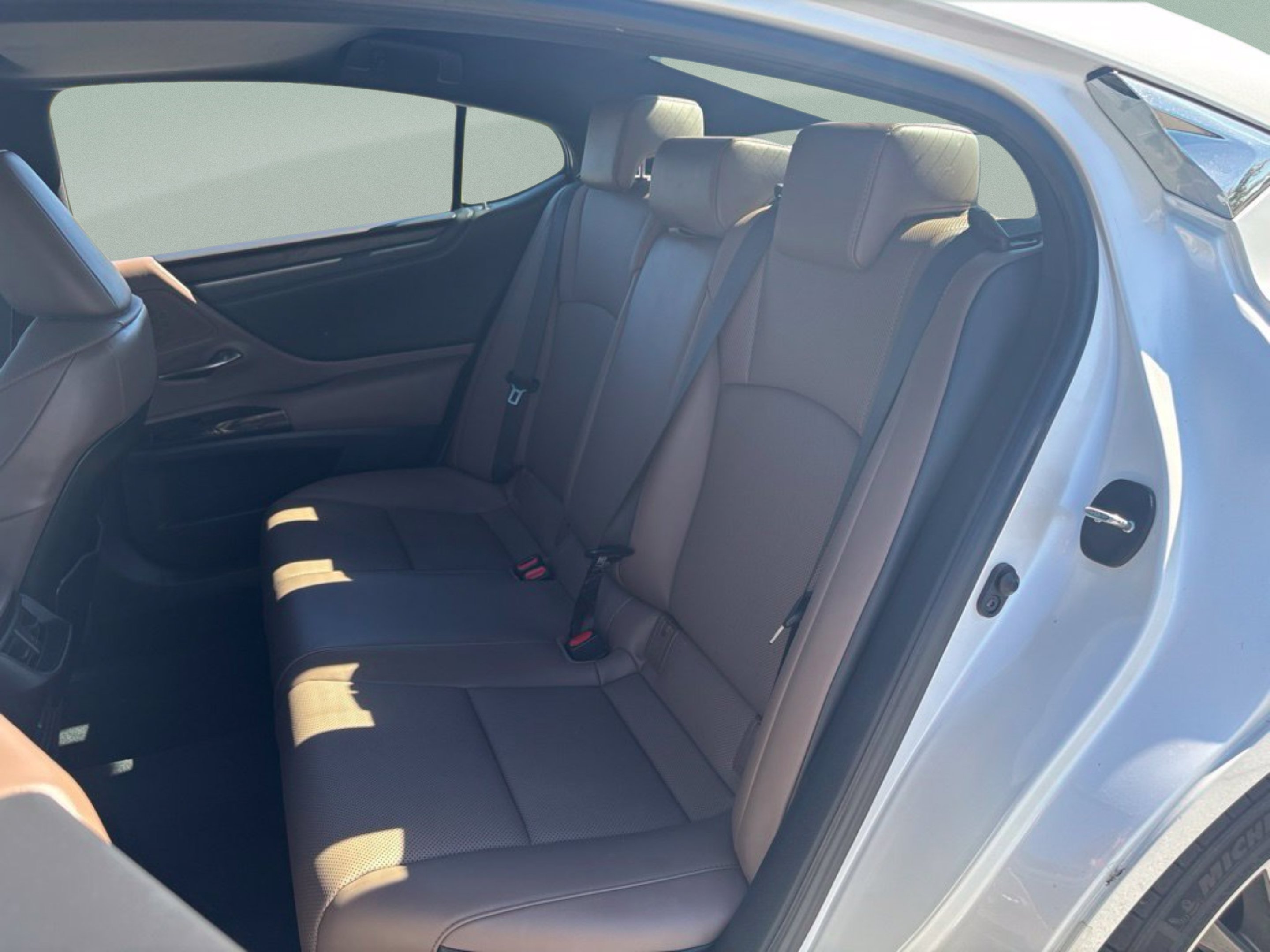 Used 2022 White Pearl Lexus ES 350 image 17