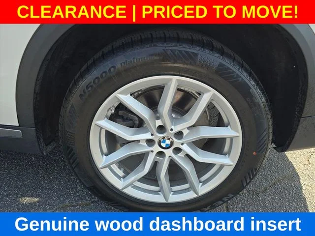 Used 2020 White BMW sDrive40i image 32