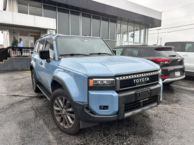 Used 2025 Blue Toyota  image 4