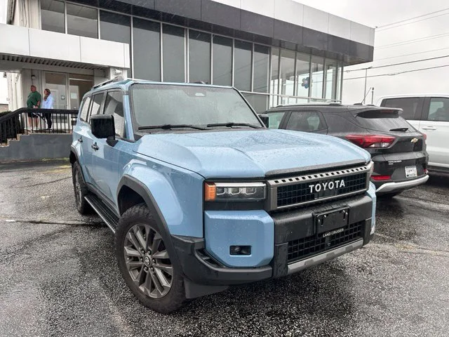 Used 2025 Blue Toyota  image 4