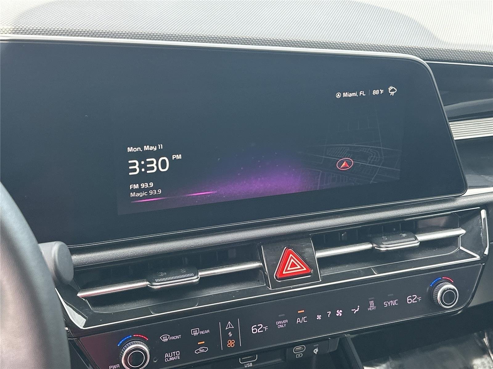 Used 2024 Graphite Gray Kia Wind image 15