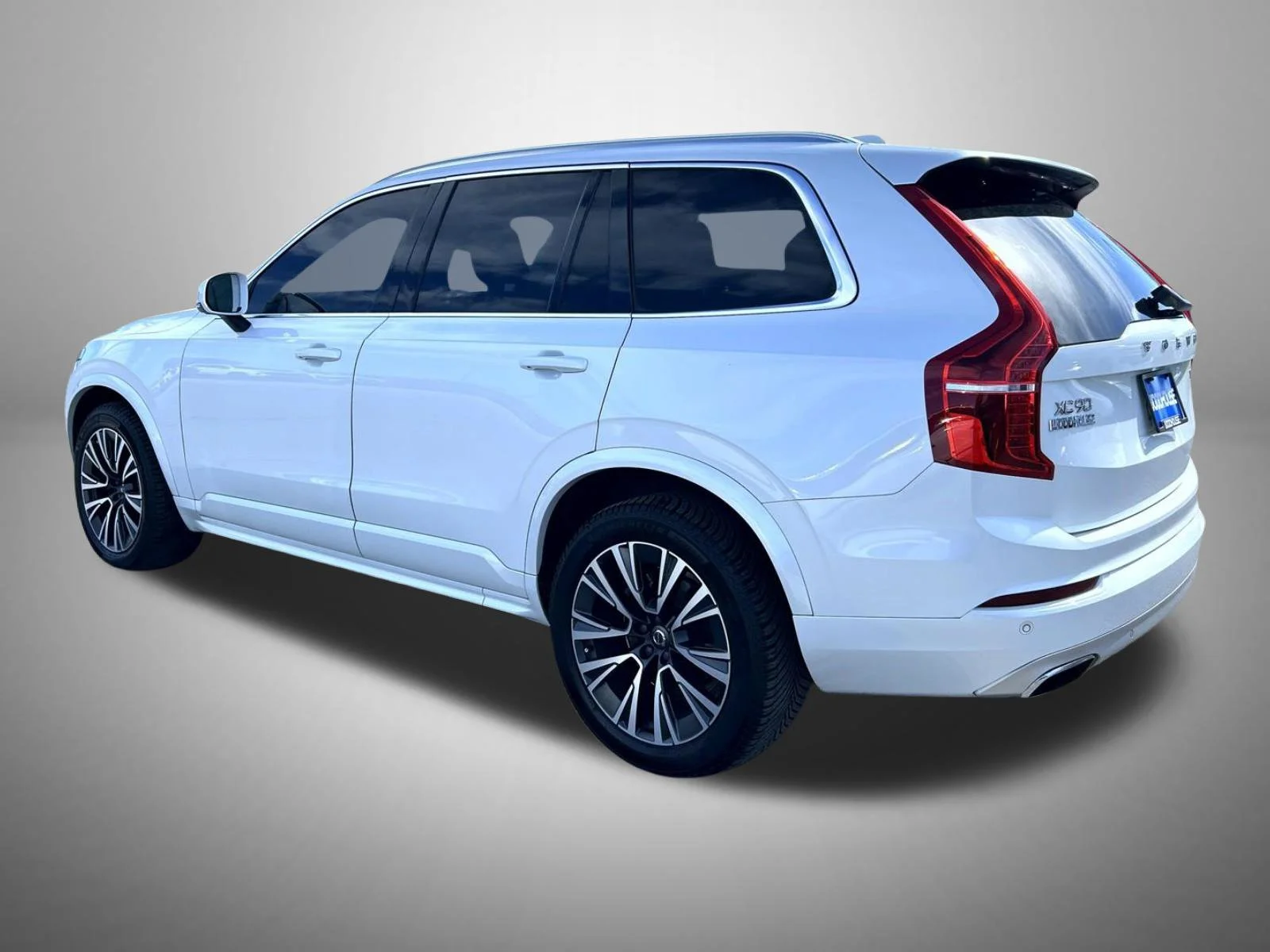 Certified Used 2020 White Volvo T6 Momentum image 8