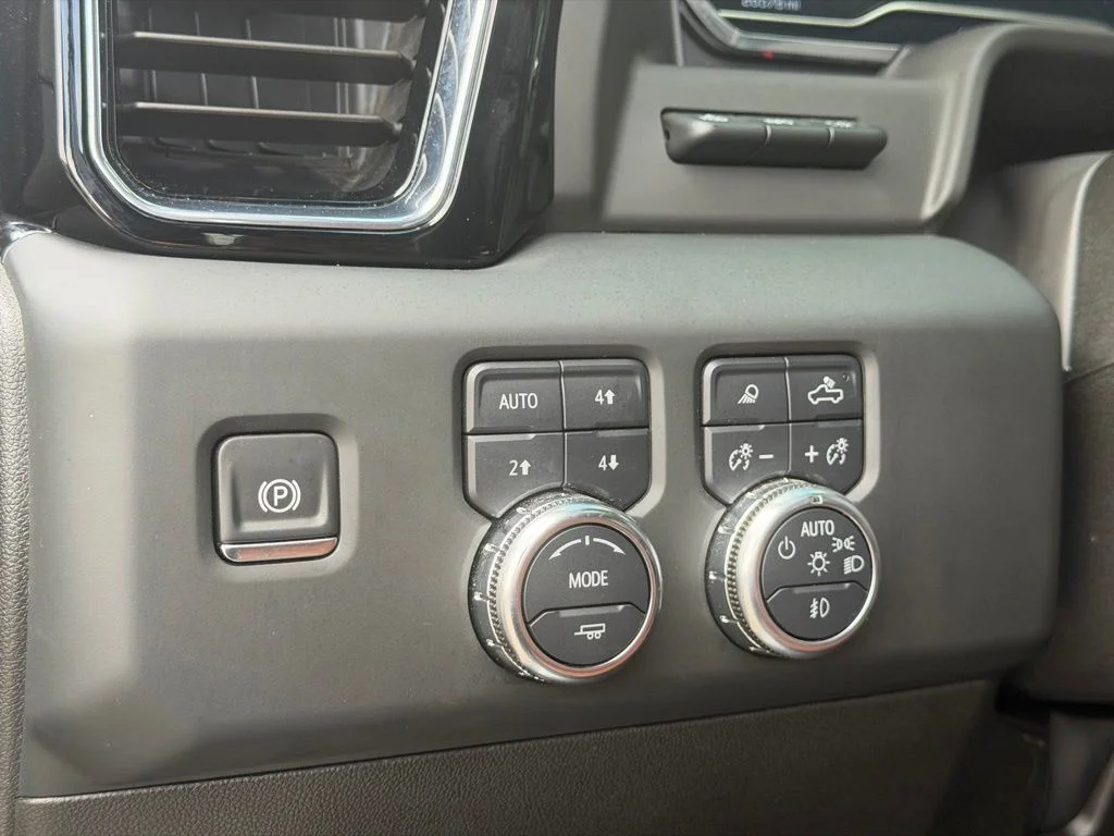 Used 2025 Blue GMC Denali Ultimate image 22
