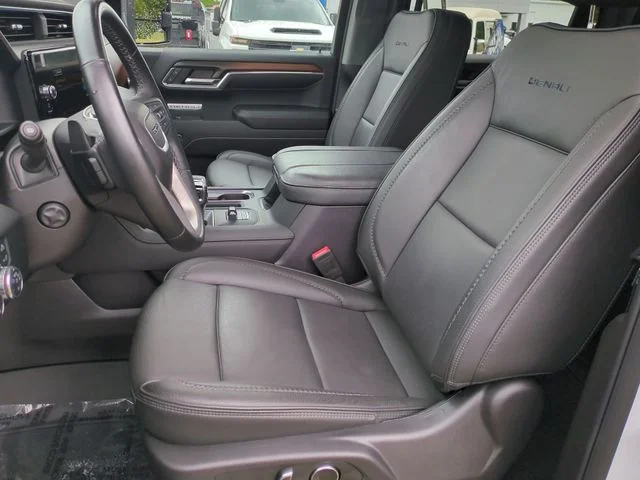 Used 2024 White GMC Denali image 11