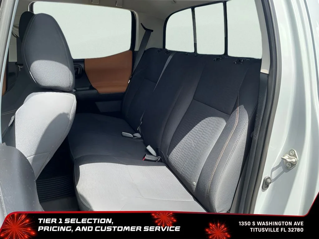 Used 2019  Toyota SR5 image 16