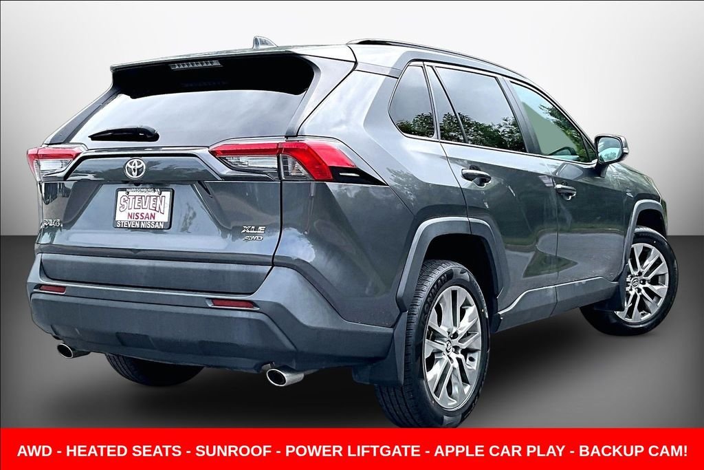 Used 2020 Gray Toyota XLE Premium image 6