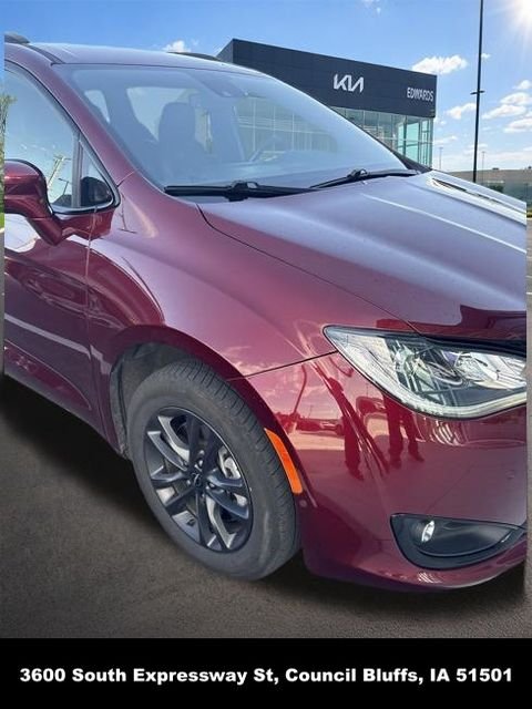 Used 2020 Red Chrysler Launch Edition image 19