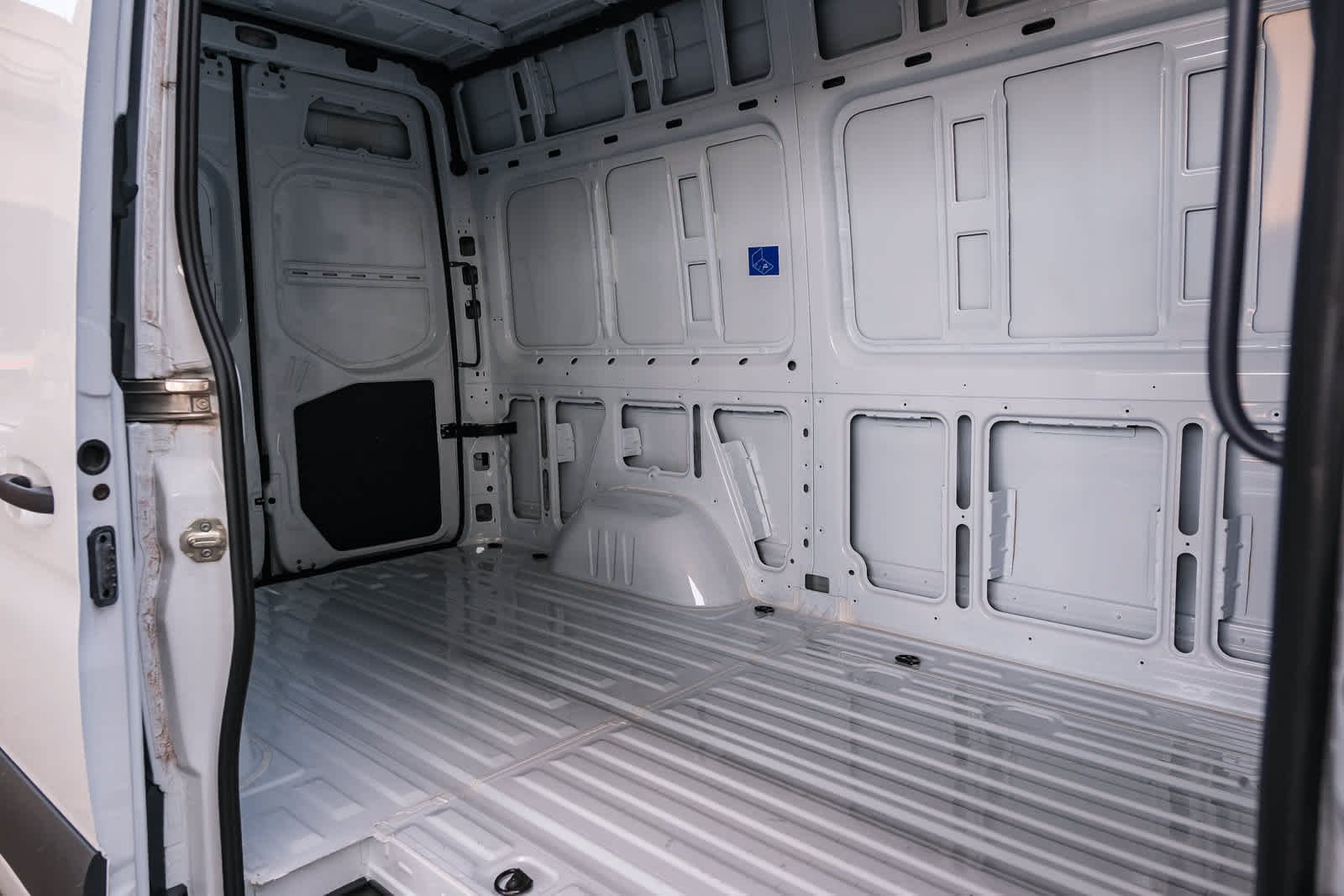 New 2025 Arctic+White Mercedes-Benz Cargo 144 WB  RWD 2.0L 4-Cylinder image 17
