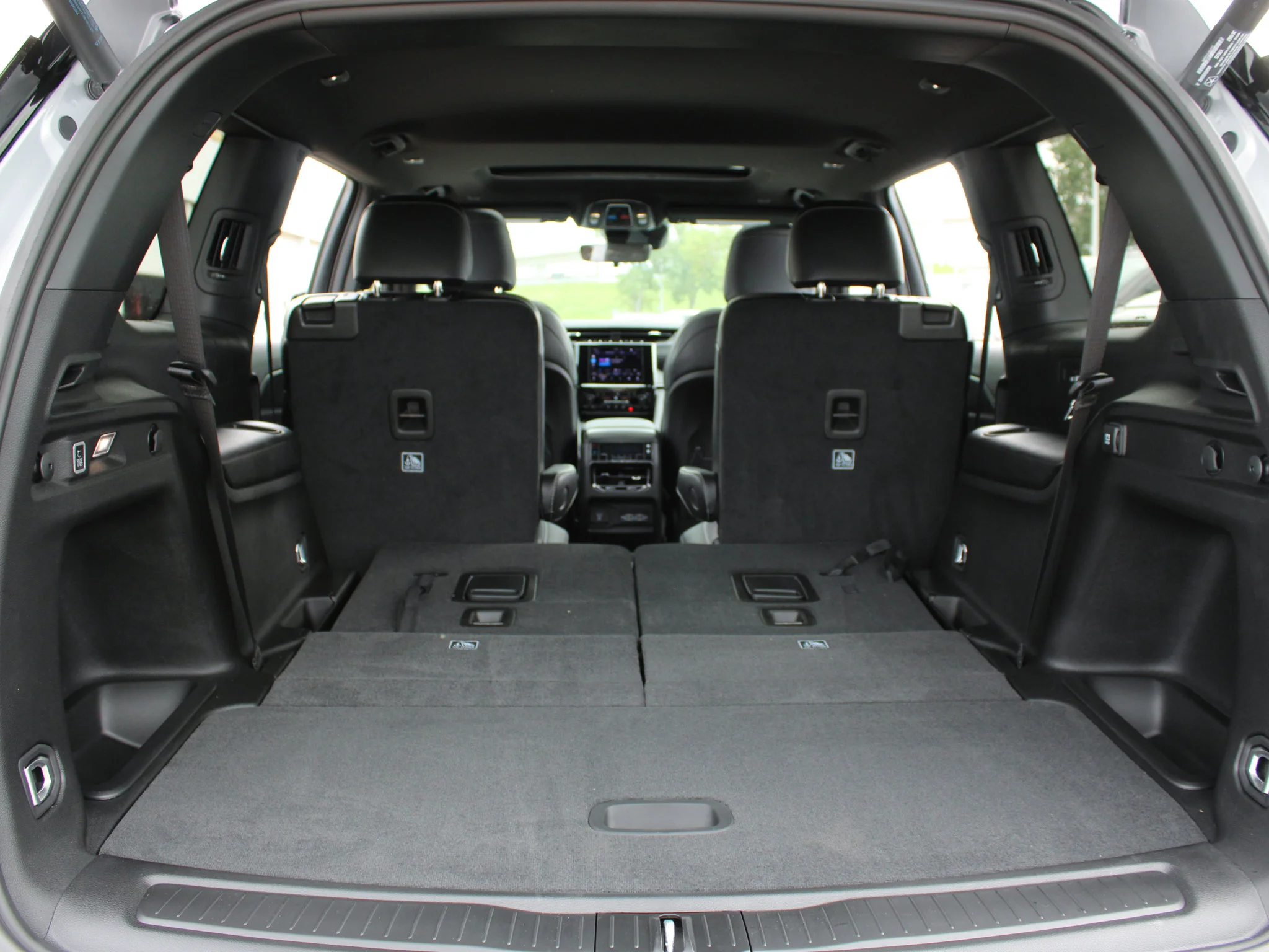New 2025 Silver Jeep Altitude* 4x4, Sunroof, Heated Leather, Wireless Charging Pad image 10