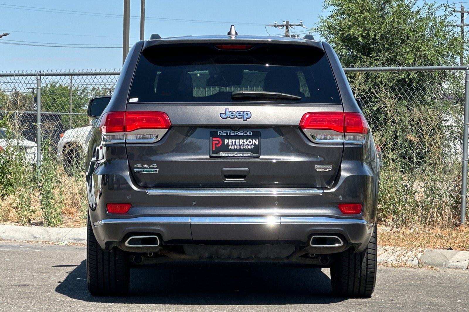 Used 2016 Gray Jeep Summit image 5