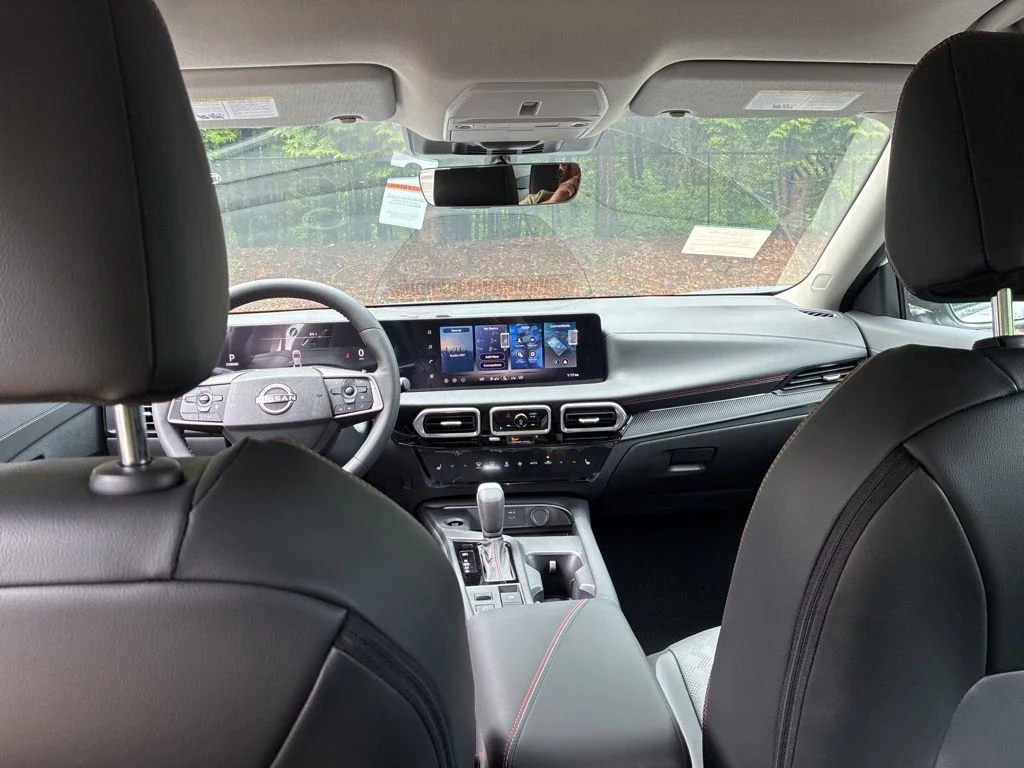 New 2026 Aspen White TriCoat / Super Black Two-tone Nissan SR image 26